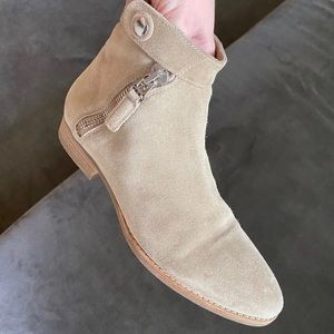 Aquatalia booties size 8.5
